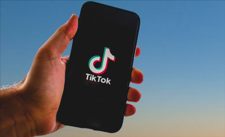 TikTok: Da oggi scatta la nuova politica sulla privacy