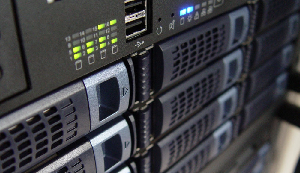 Salvi ancora i tuoi dati su desktop? Scopri la soluzione più sicura!